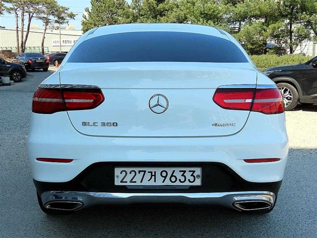 벤츠 GLC 클래스 GLC클래스 X253 GLC 300 4MATIC 쿠페 이미지 4