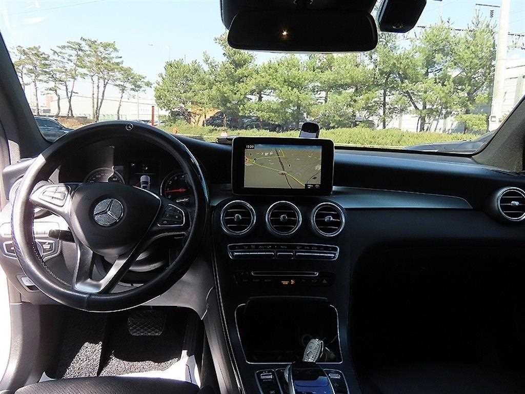 벤츠 GLC 클래스 GLC클래스 X253 GLC 300 4MATIC 쿠페 이미지 7