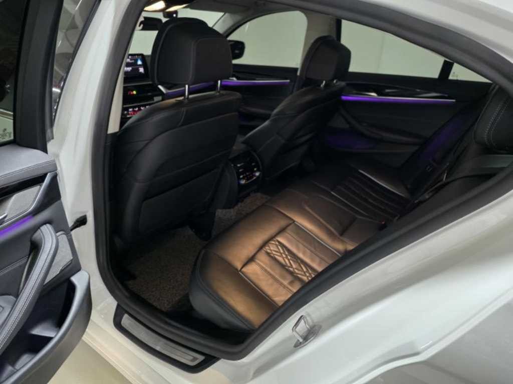 BMW 5시리즈 5시리즈 (G30) 530i 럭셔리 이미지 8