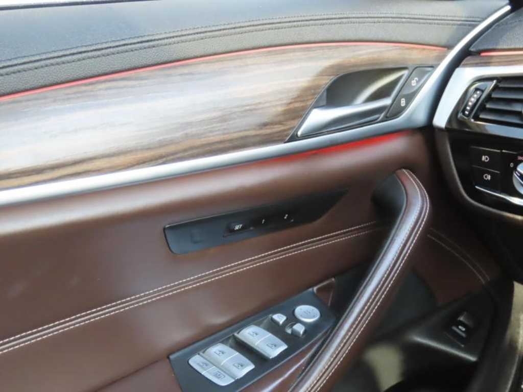 BMW 5시리즈 5시리즈 (G30) 520d M 스포츠 플러스 이미지 15