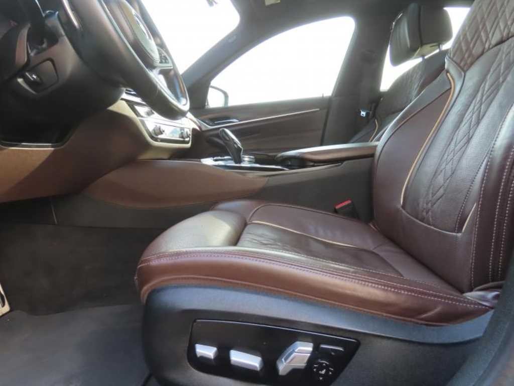 BMW 5시리즈 5시리즈 (G30) 520d M 스포츠 플러스 이미지 16