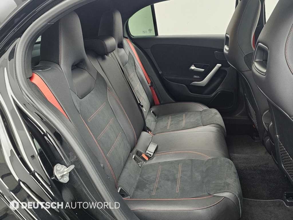 벤츠 A 클래스 A클래스 W177 AMG A45 4MATIC+ 해치백 이미지 12