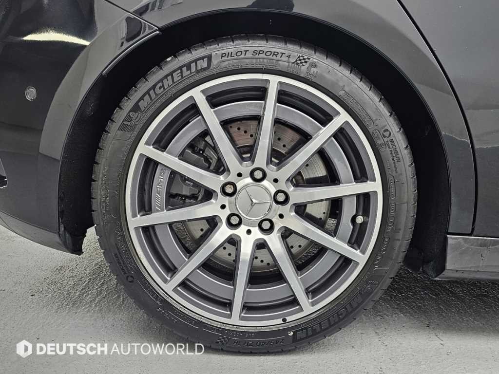 벤츠 A 클래스 A클래스 W177 AMG A45 4MATIC+ 해치백 이미지 5