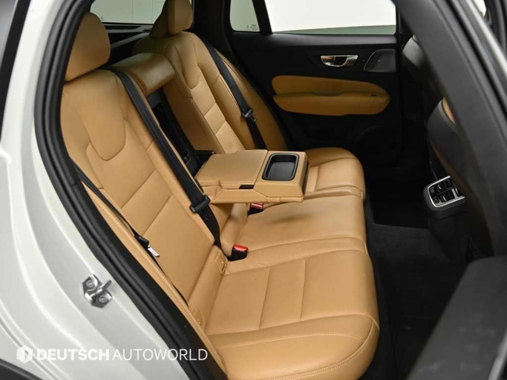 볼보 V60 V60 크로스 컨트리 2세대 2.0 T5 프로 AWD 이미지 12