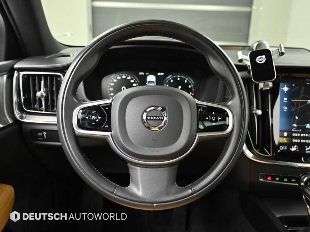 볼보 V60 V60 크로스 컨트리 2세대 2.0 T5 프로 AWD 이미지 13