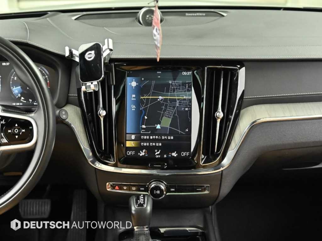 볼보 V60 V60 크로스 컨트리 2세대 2.0 T5 프로 AWD 이미지 14