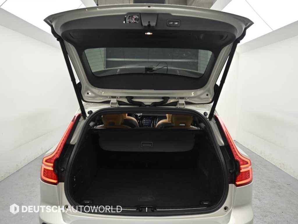 볼보 V60 V60 크로스 컨트리 2세대 2.0 T5 프로 AWD 이미지 19