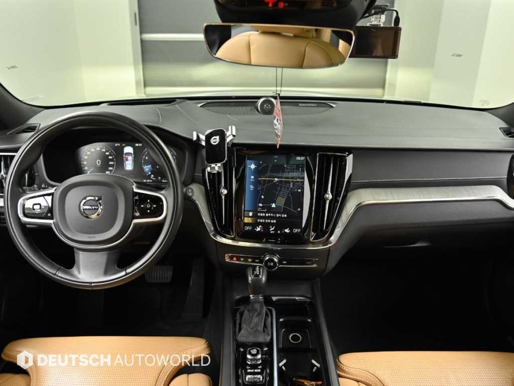 볼보 V60 V60 크로스 컨트리 2세대 2.0 T5 프로 AWD 이미지 7