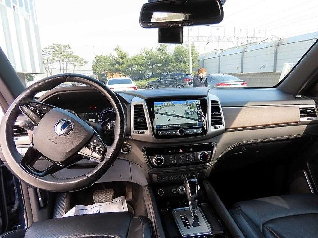 KG모빌리티(쌍용) 렉스턴 G4렉스턴 디젤 2.2 4WD 유라시아 에디션 이미지 7