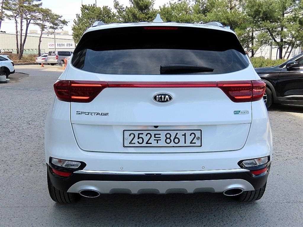 기아 스포티지 스포티지 더 볼드 2.0 디젤 2WD 시그니처 이미지 4