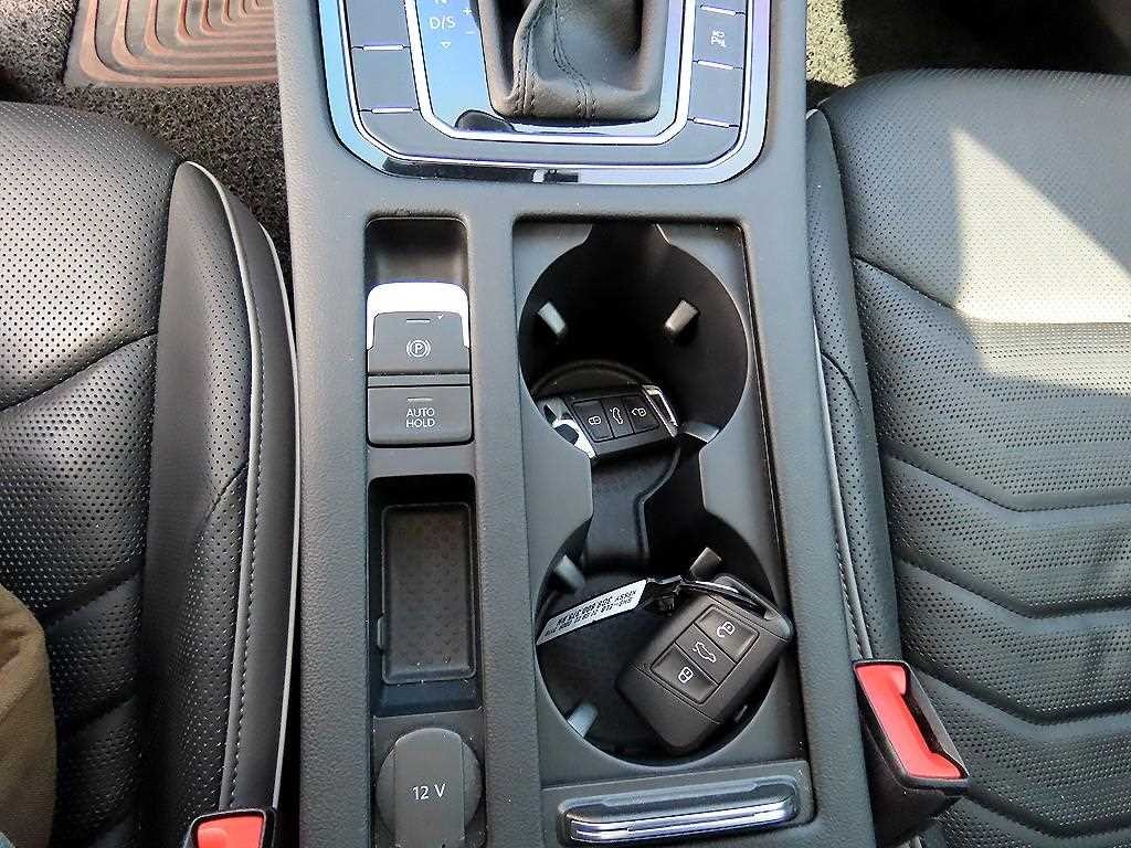 폭스바겐 아테온 2.0 TDI 프레스티지 이미지 13