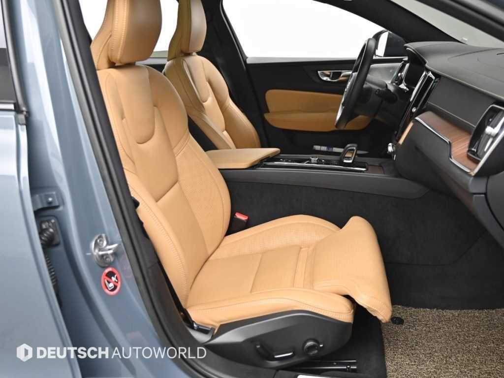 볼보 V60 V60 크로스 컨트리 2세대 2.0 B5 프로 AWD 이미지 10