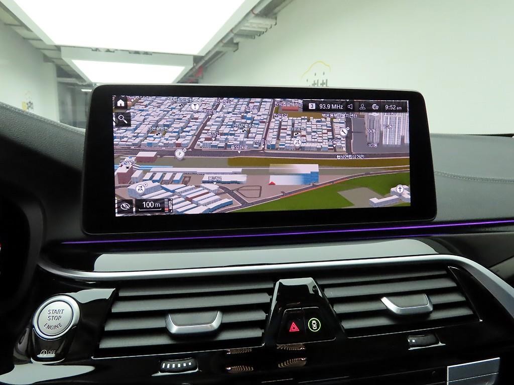 BMW 5시리즈 5시리즈 (G30) 530i M 스포츠 이미지 8