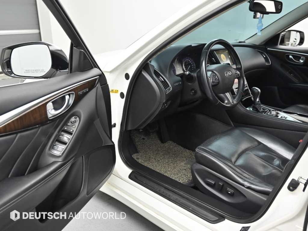 인피니티 Q Q50 2.2D 익스클루시브 이미지 11