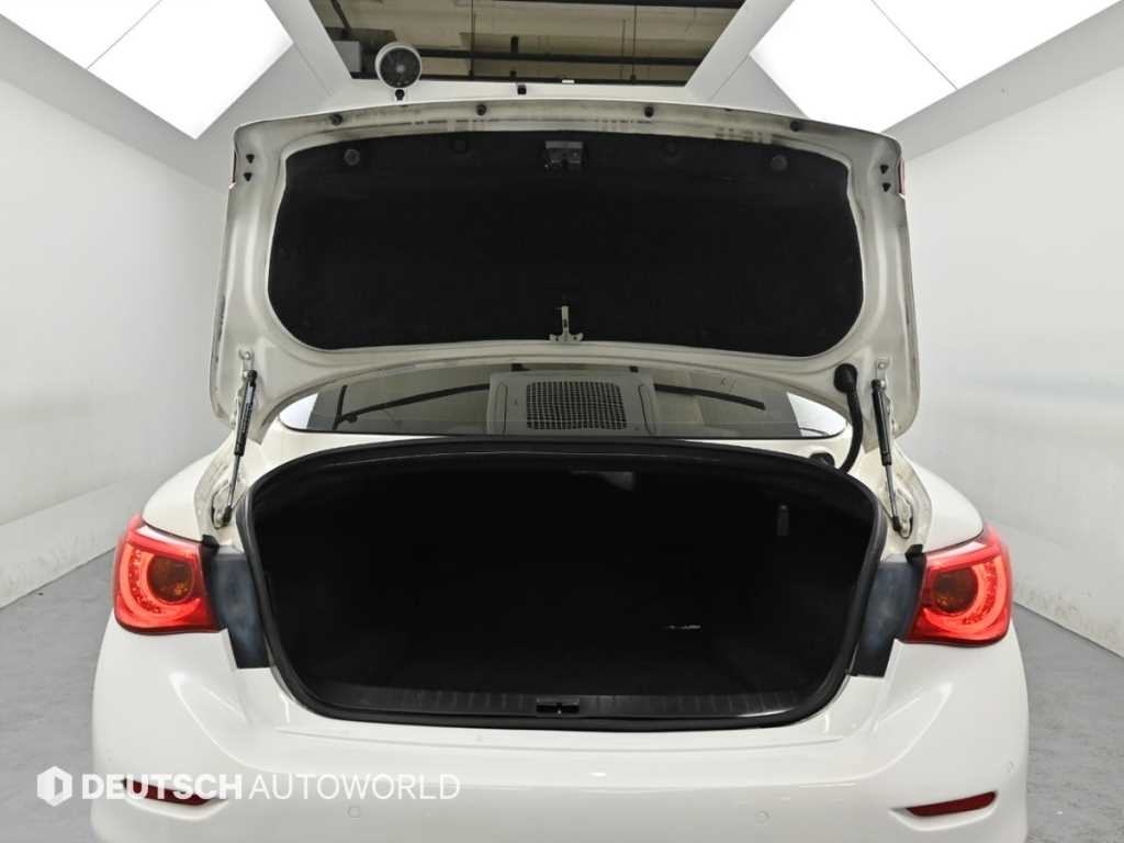 인피니티 Q Q50 2.2D 익스클루시브 이미지 19