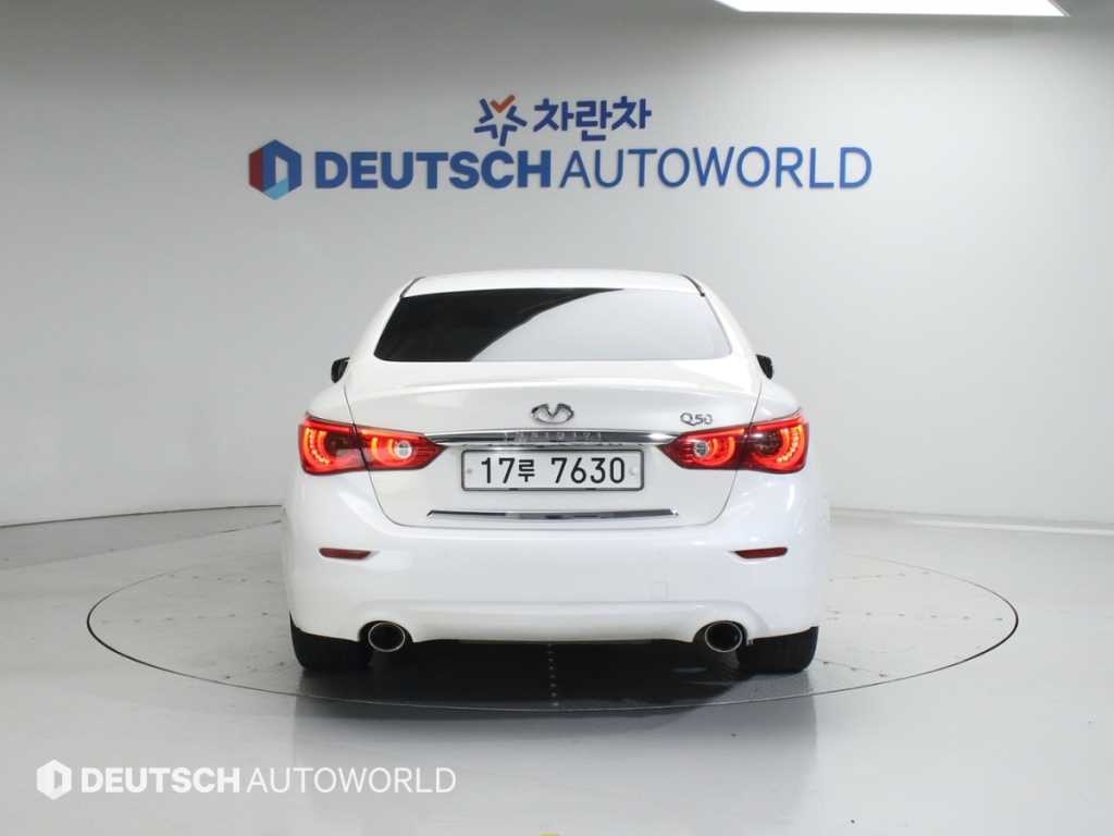 인피니티 Q Q50 2.2D 익스클루시브 이미지 4