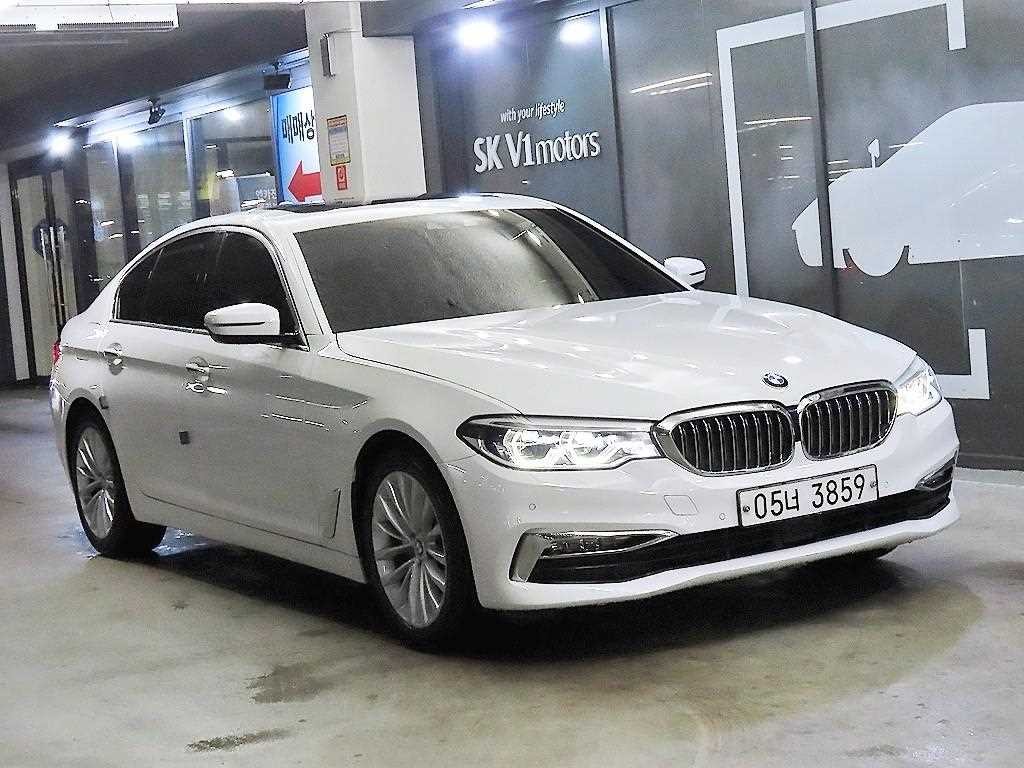 BMW 5시리즈 5시리즈 (G30) 520d M 스포츠 플러스 이미지 1