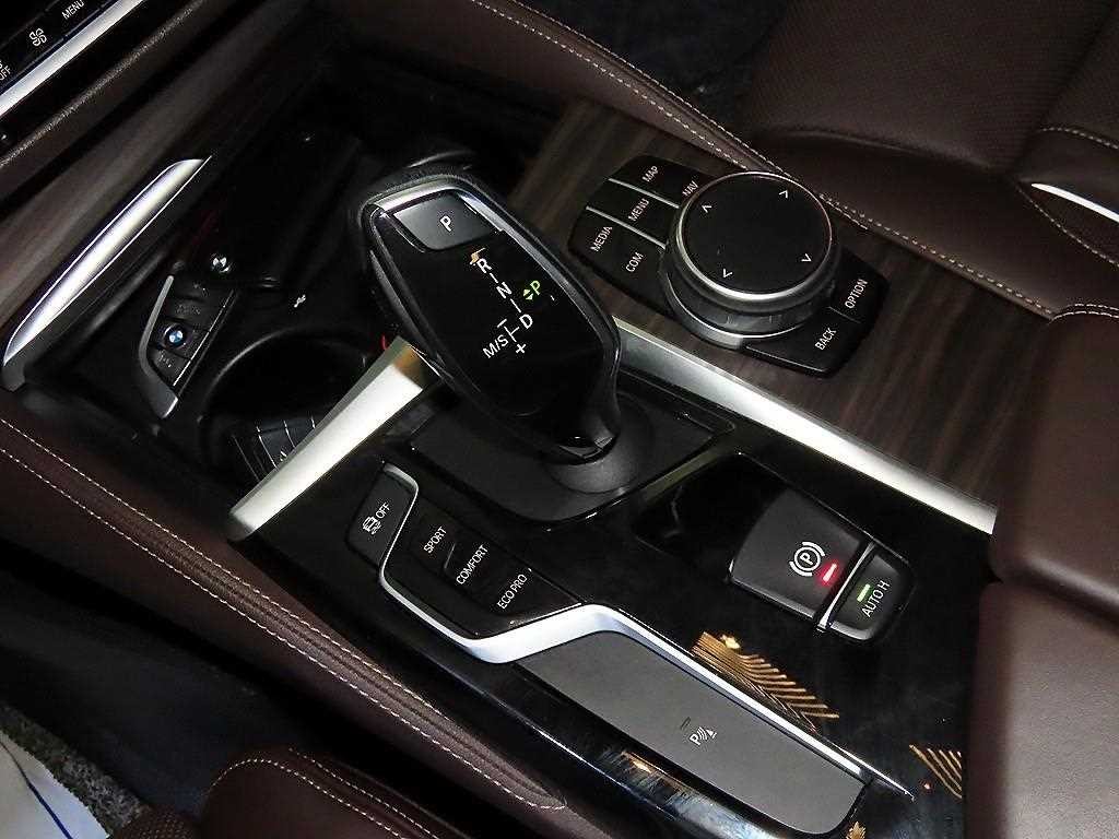 BMW 5시리즈 5시리즈 (G30) 520d M 스포츠 플러스 이미지 12