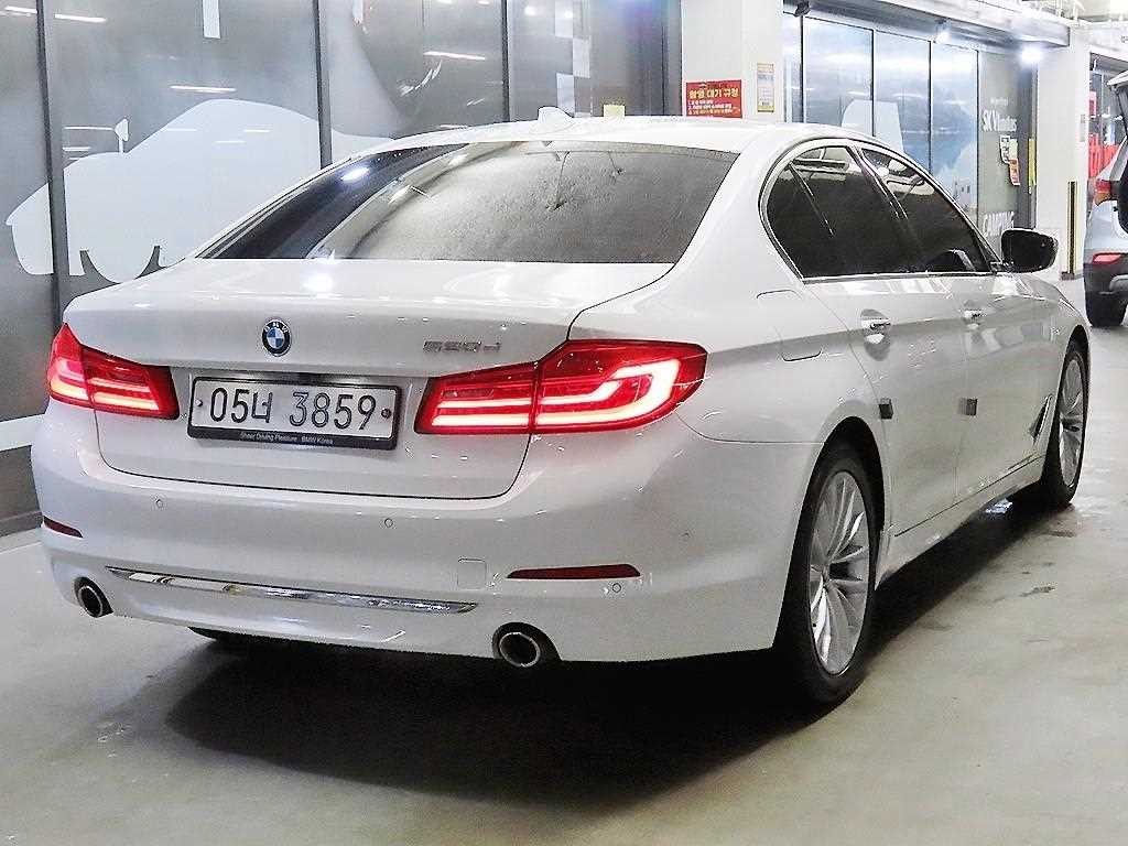 BMW 5시리즈 5시리즈 (G30) 520d M 스포츠 플러스 이미지 4
