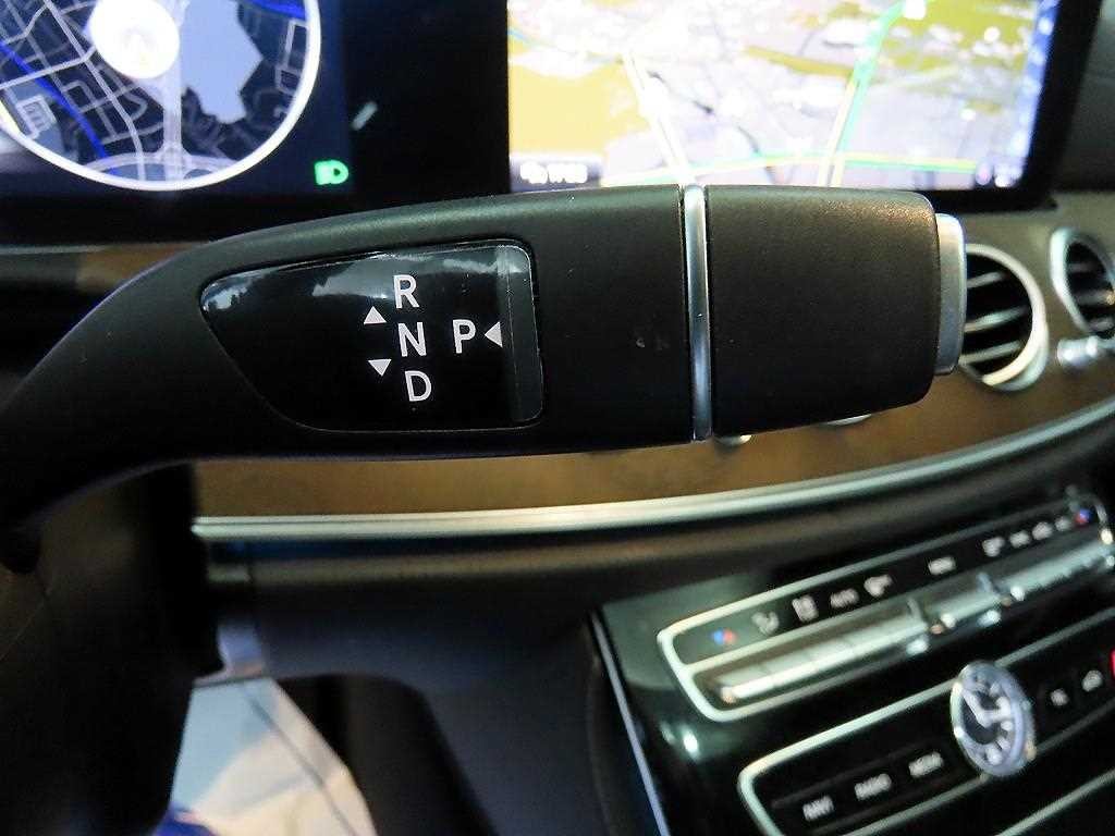 벤츠 E 클래스 E-클래스 W213 E300 4MATIC 익스클루시브 이미지 12