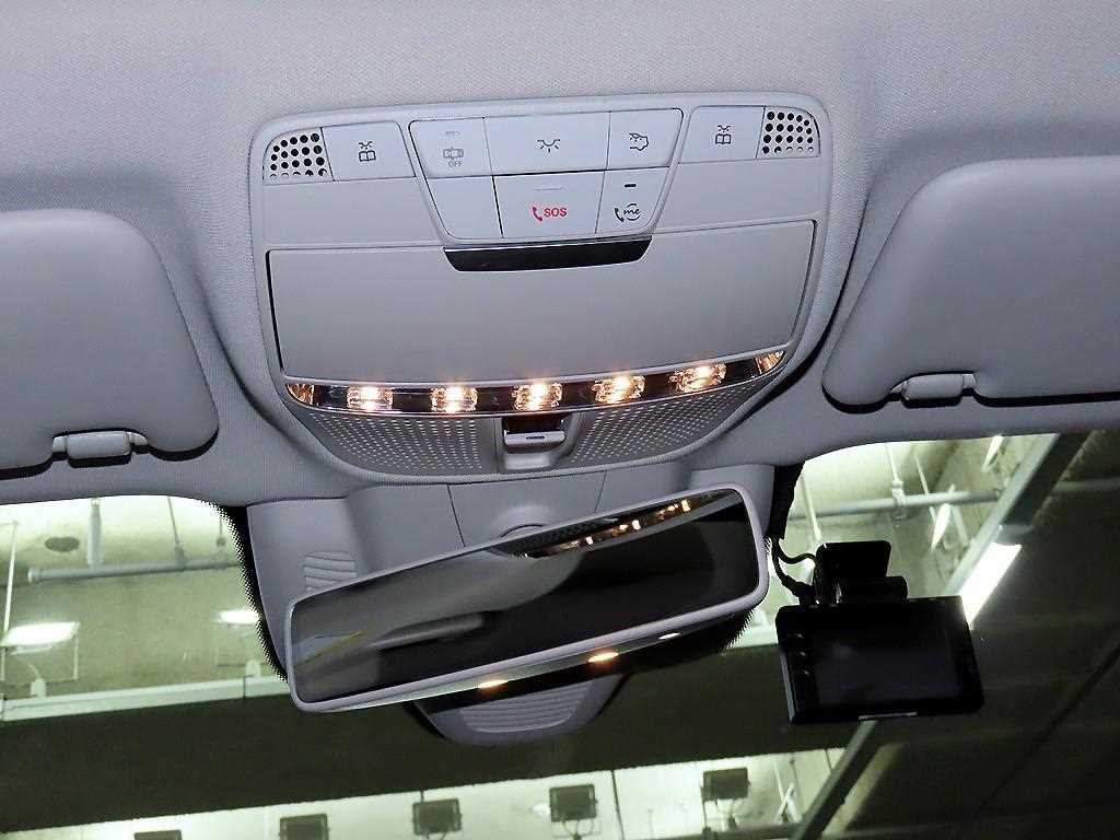 벤츠 E 클래스 E-클래스 W213 E300 4MATIC 익스클루시브 이미지 13