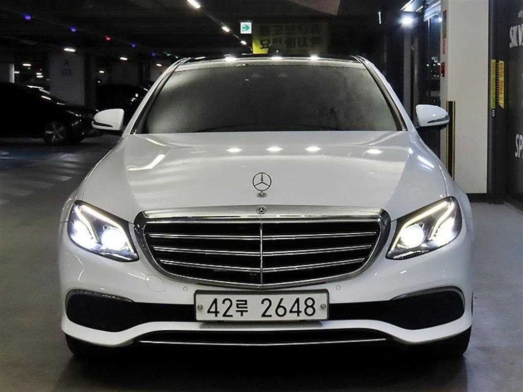 벤츠 E 클래스 E-클래스 W213 E300 4MATIC 익스클루시브 이미지 2