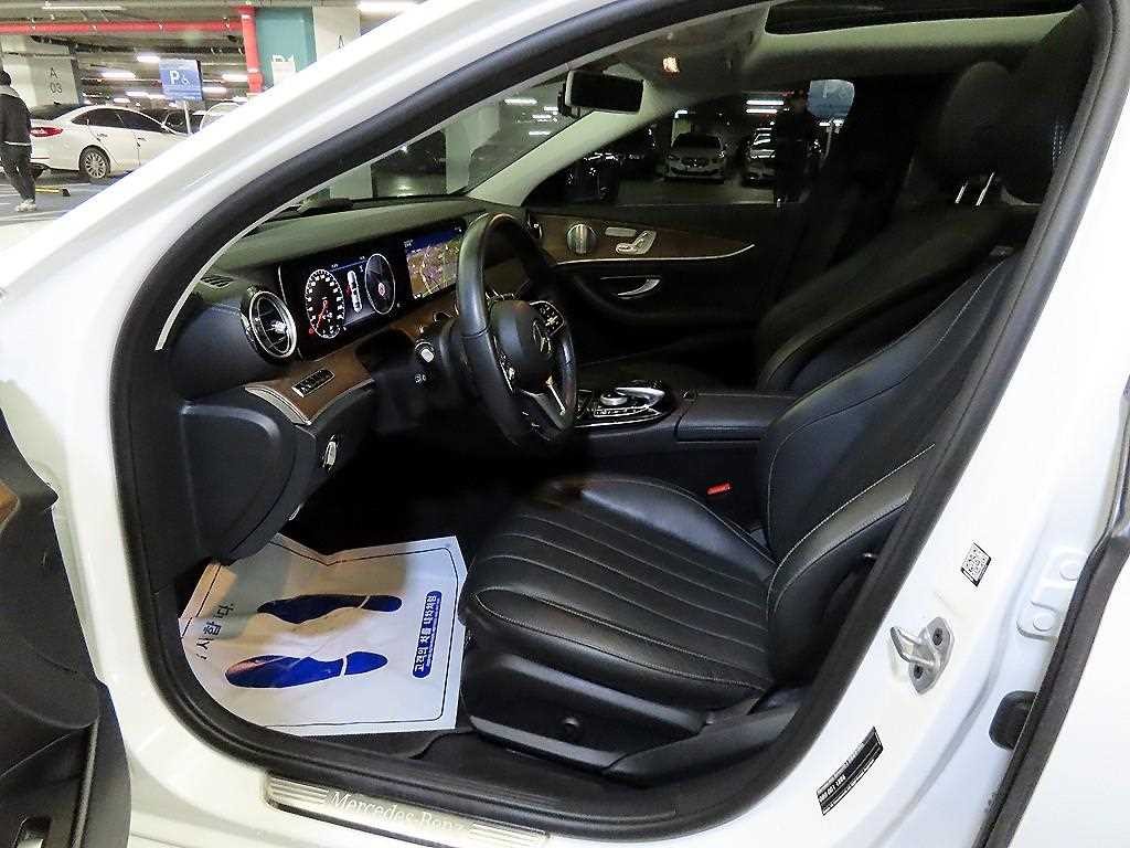 벤츠 E 클래스 E-클래스 W213 E300 4MATIC 익스클루시브 이미지 6