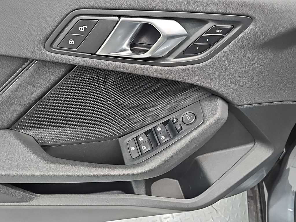 BMW 1시리즈 1시리즈 (F40) 118d M 스포츠 퍼스트 에디션 이미지 15