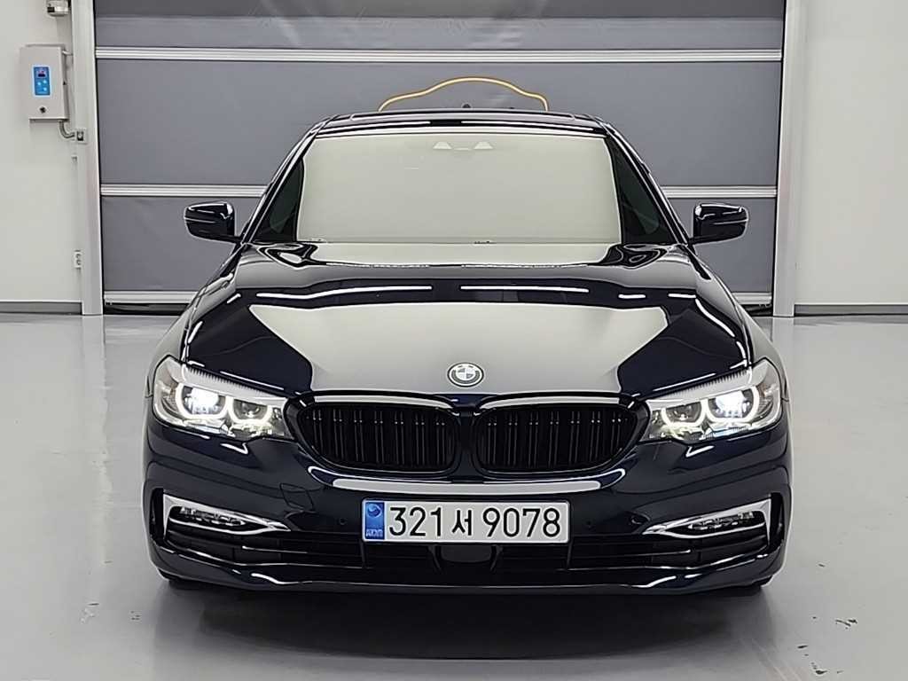 BMW 5시리즈 5시리즈 (G30) 520i 럭셔리 이미지 1