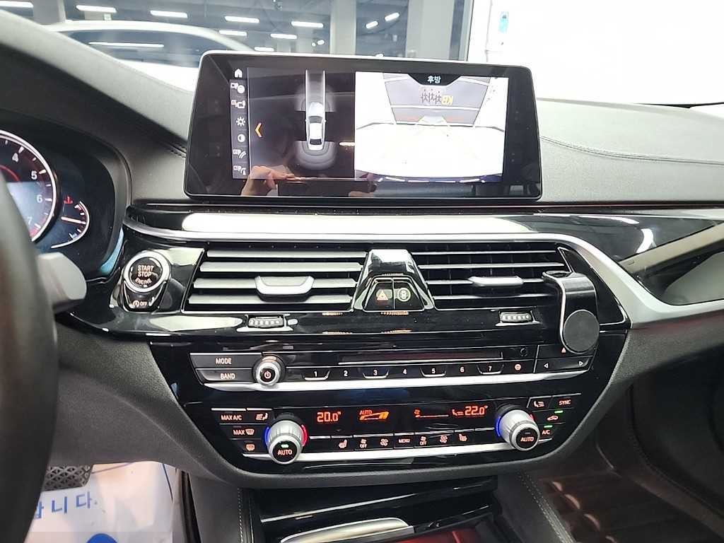 BMW 5시리즈 5시리즈 (G30) 520i 럭셔리 이미지 10