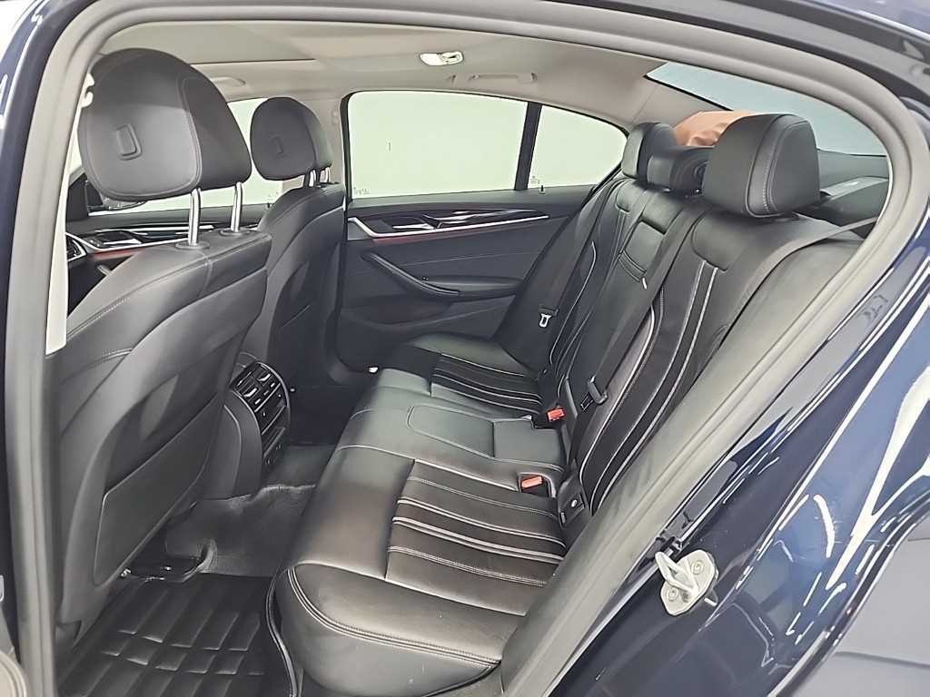 BMW 5시리즈 5시리즈 (G30) 520i 럭셔리 이미지 12