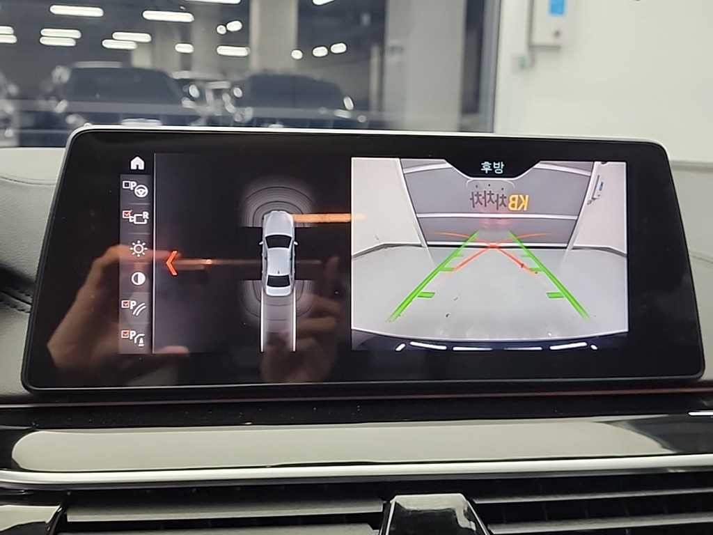 BMW 5시리즈 5시리즈 (G30) 520i 럭셔리 이미지 16