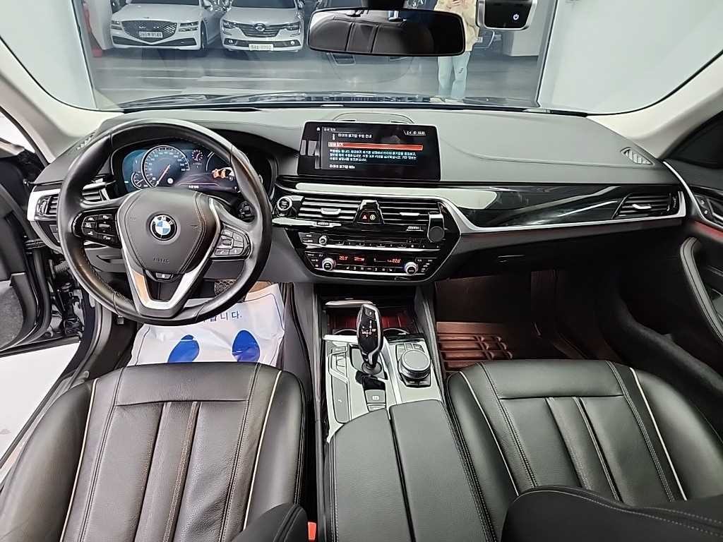 BMW 5시리즈 5시리즈 (G30) 520i 럭셔리 이미지 7