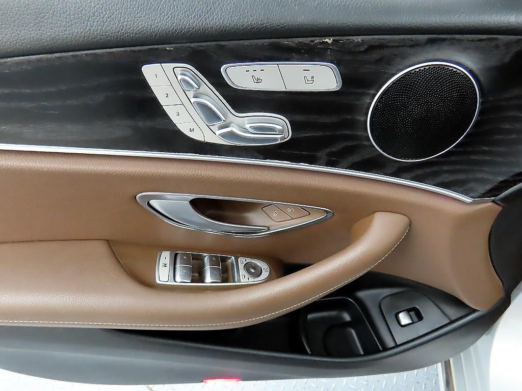 벤츠 E 클래스 E-클래스 W213 E220d 4MATIC 아방가르드 이미지 11
