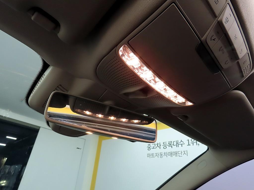 벤츠 E 클래스 E-클래스 W213 E220d 4MATIC 아방가르드 이미지 14