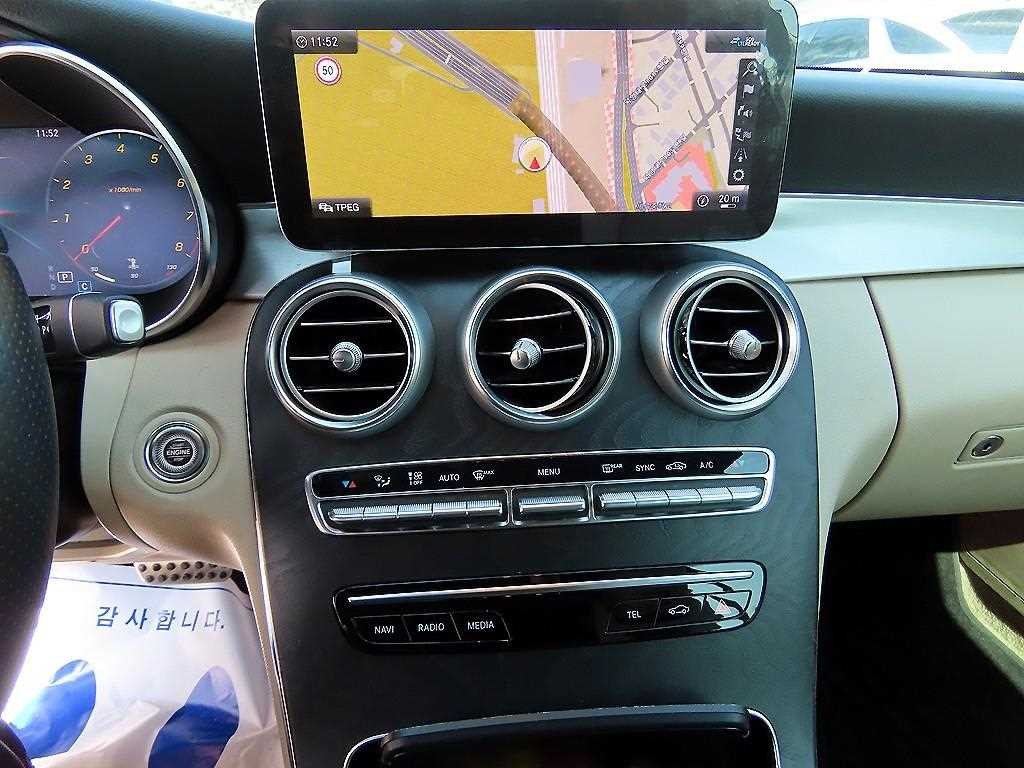 벤츠 C 클래스 C클래스 W205 C200 카브리올레 이미지 16