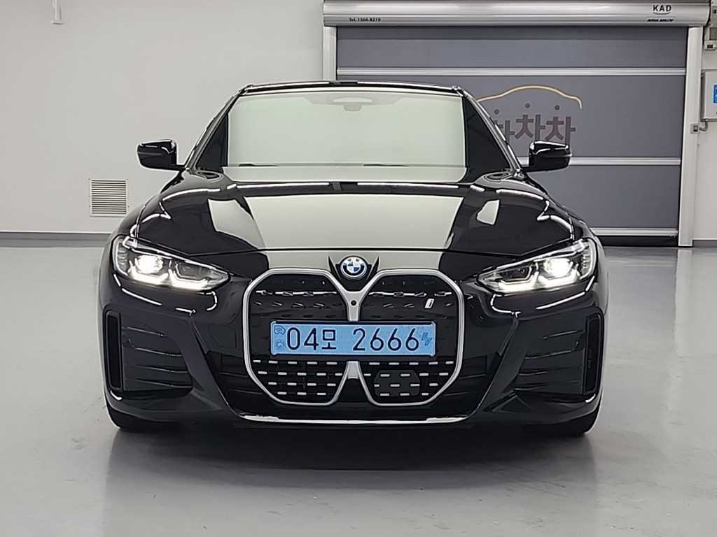 BMW i4 eDrive 40 M 스포츠 이미지 2