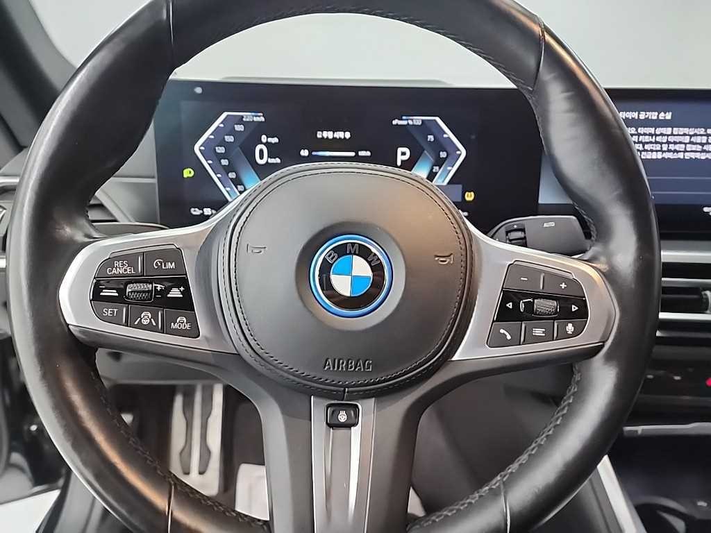BMW i4 eDrive 40 M 스포츠 이미지 9