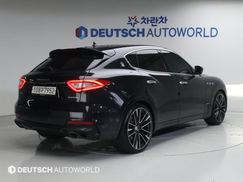 마세라티 르반떼 3.0  AWD 그란 스포츠 이미지 3