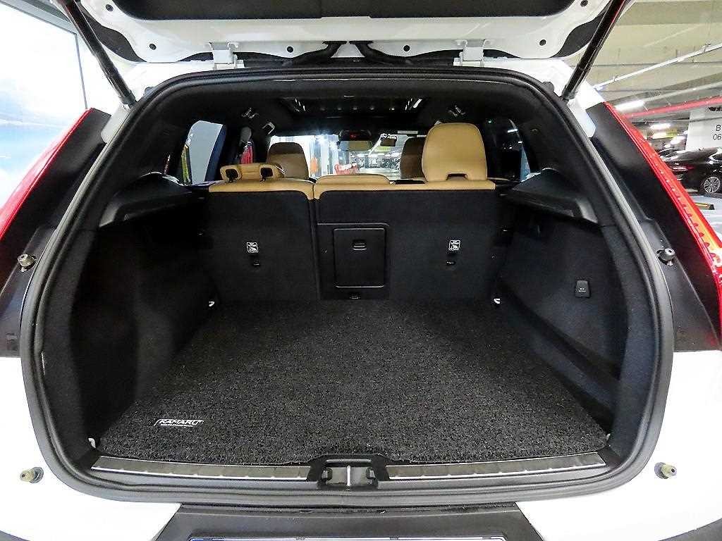 볼보 XC40 B4 AWD 인스크립션 이미지 16
