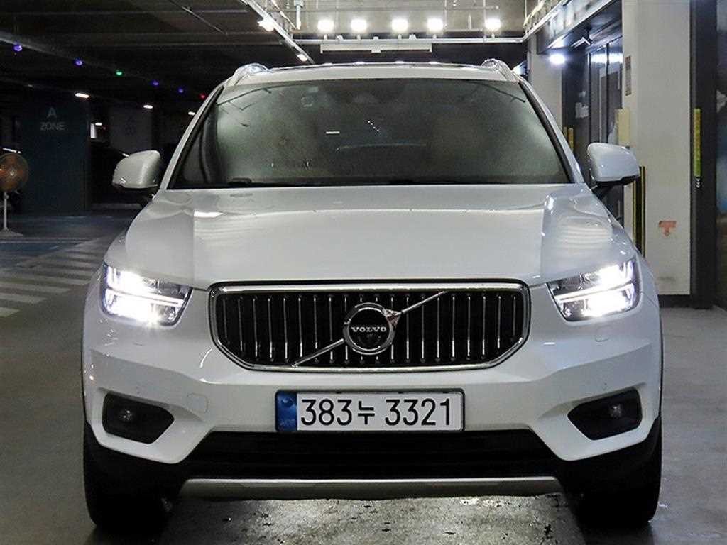 볼보 XC40 B4 AWD 인스크립션 이미지 2