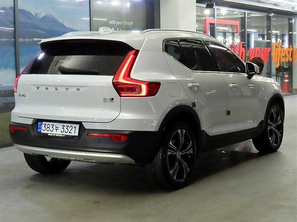 볼보 XC40 B4 AWD 인스크립션 이미지 4