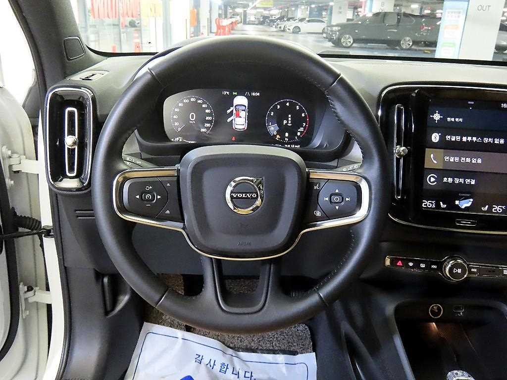 볼보 XC40 B4 AWD 인스크립션 이미지 8