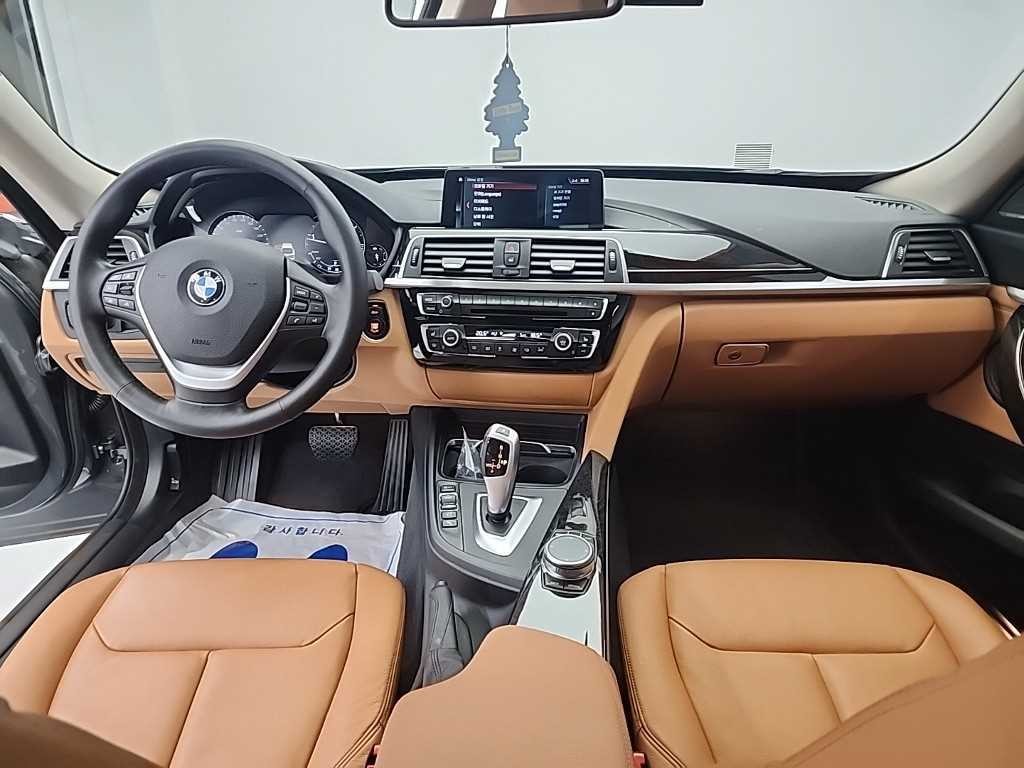BMW 그란투리스모 3시리즈 GT (F34) GT 320D 럭셔리 이미지 8