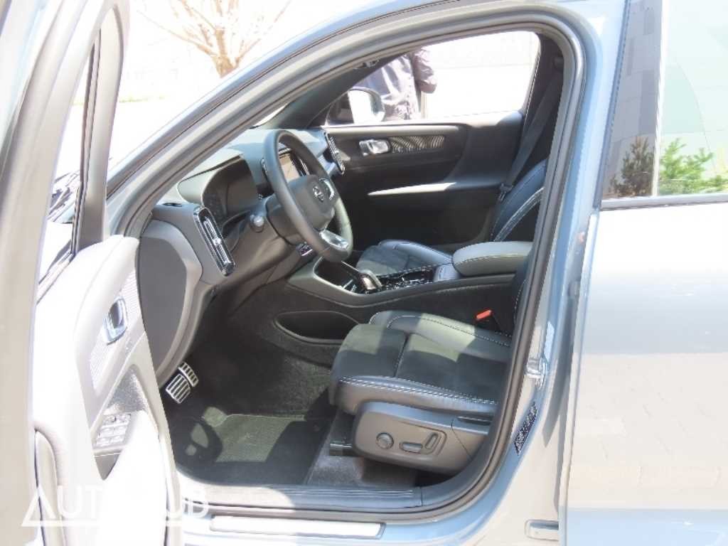 볼보 XC40 B4 AWD 인스크립션 이미지 14