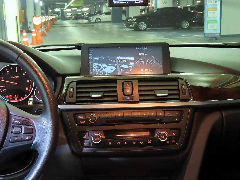 BMW 3시리즈 3시리즈 (F30) 320d 이미지 11
