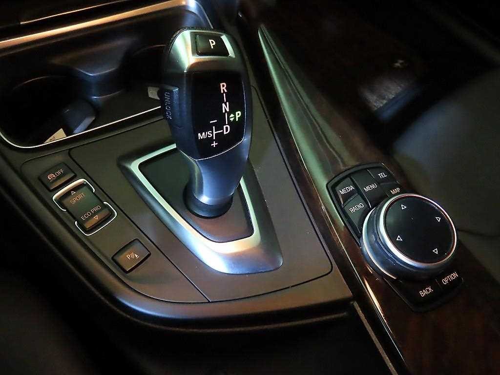 BMW 3시리즈 3시리즈 (F30) 320d 이미지 12
