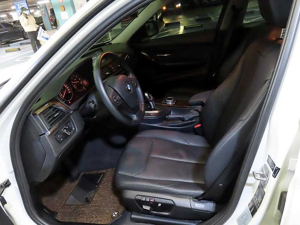 BMW 3시리즈 3시리즈 (F30) 320d 이미지 6