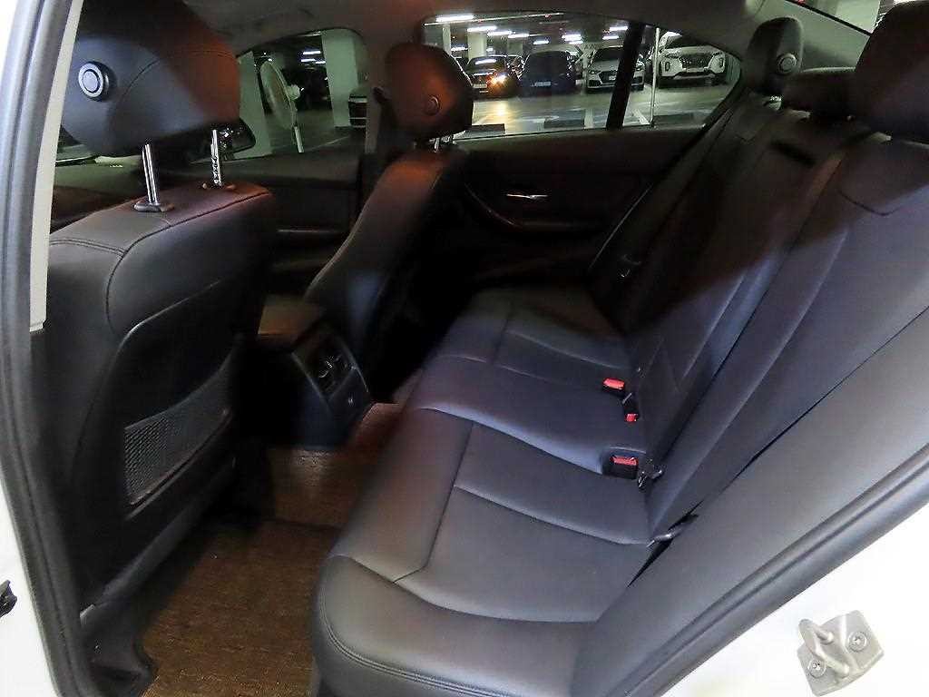 BMW 3시리즈 3시리즈 (F30) 320d 이미지 7