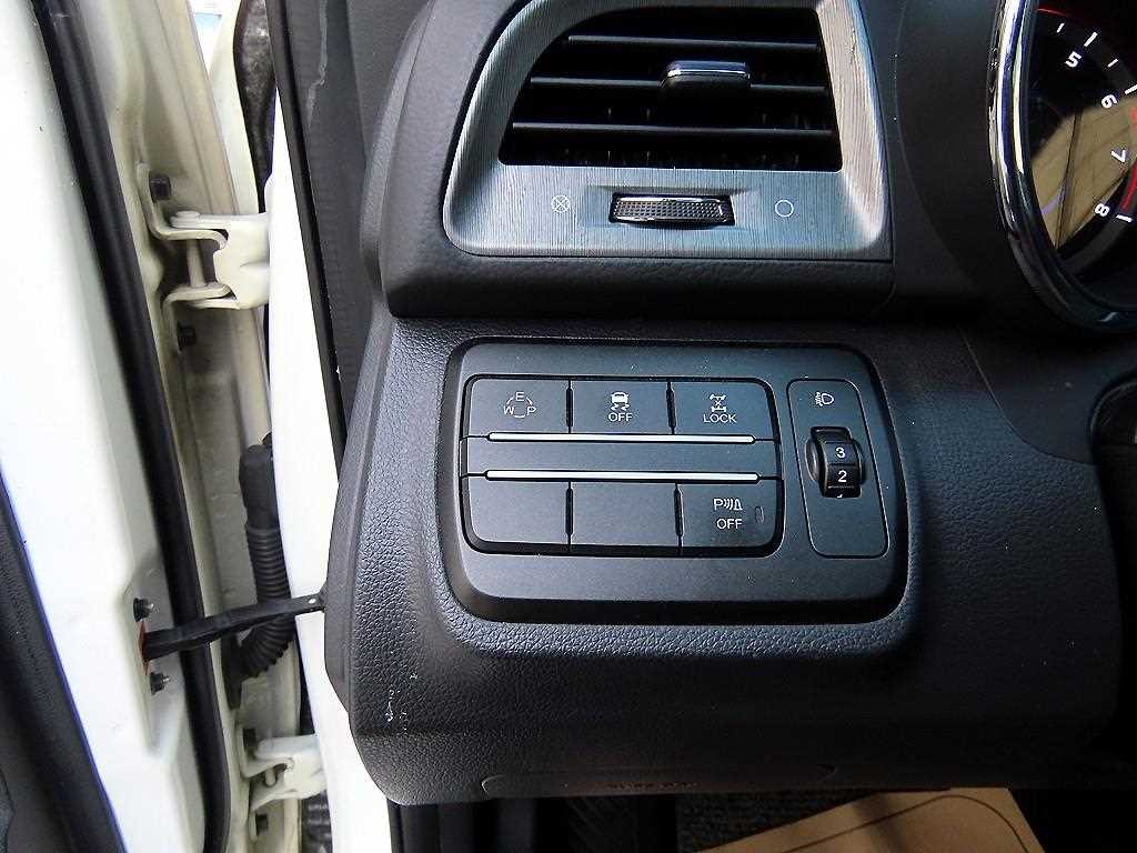 KG모빌리티(쌍용) 티볼리 티볼리 아머 4WD 가솔린 LX 이미지 11